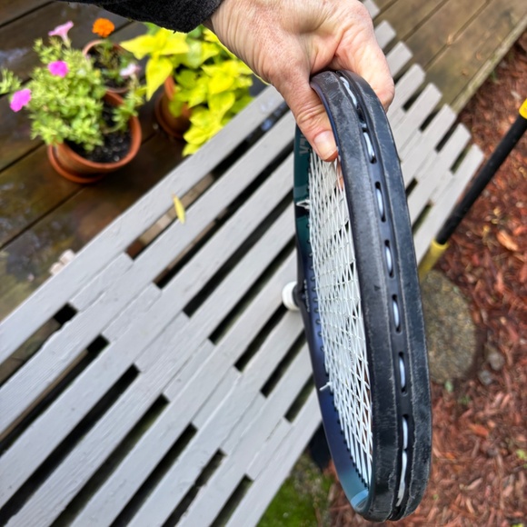 Yonex EZONE 100  Racket - 7th Generation - Picture 4 of 14